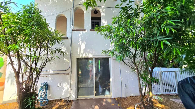 Residence photo 77