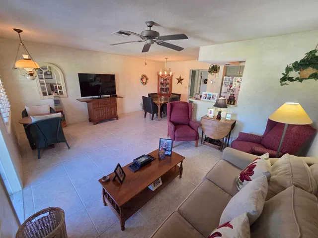 Unit 204 photo 5