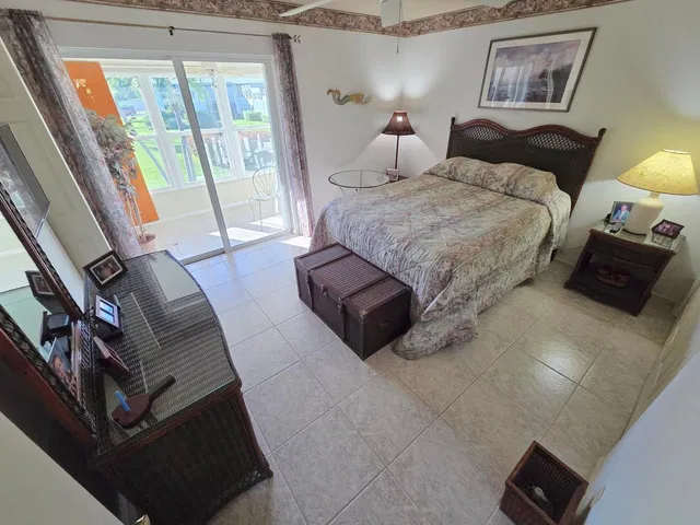 Unit 204 photo 16