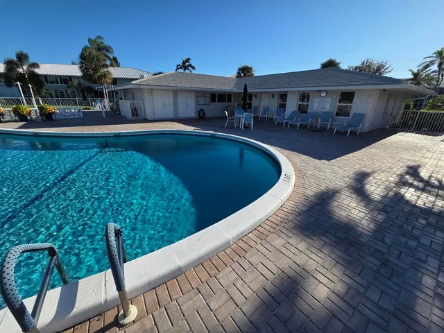 Unit 204 photo 32