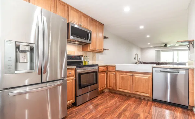 Unit 203 photo 5