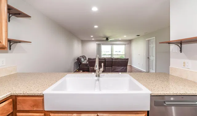 Unit 203 photo 6