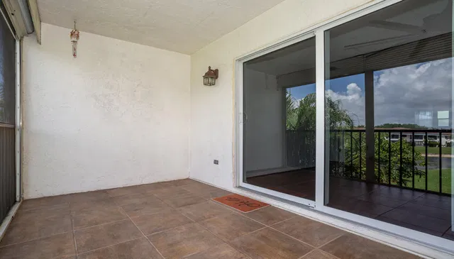 Unit 203 photo 15