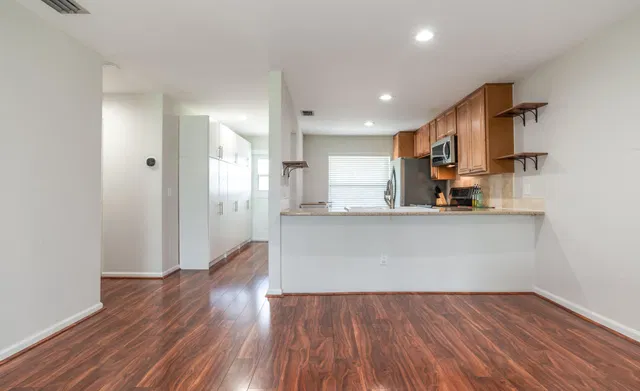 Unit 203 photo 17