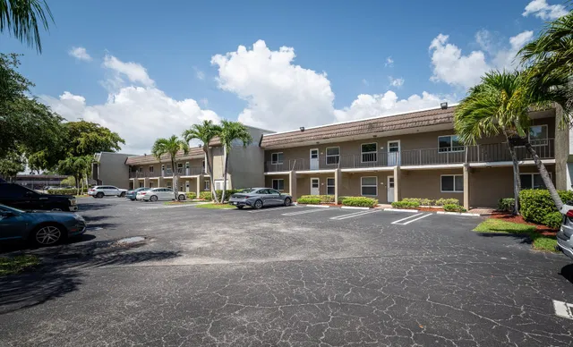 Unit 203 photo 26