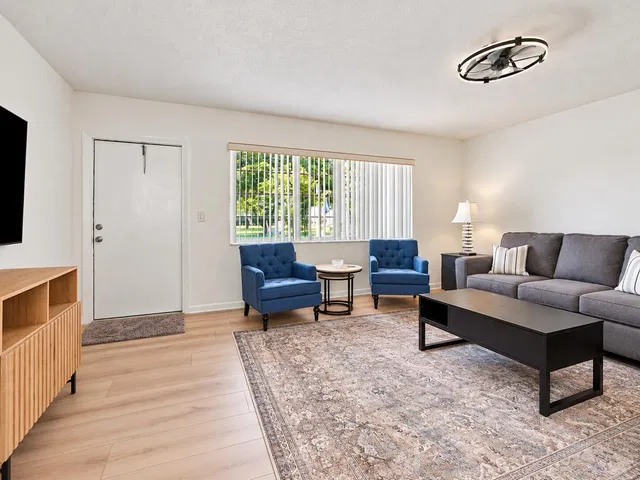 Residence photo 3