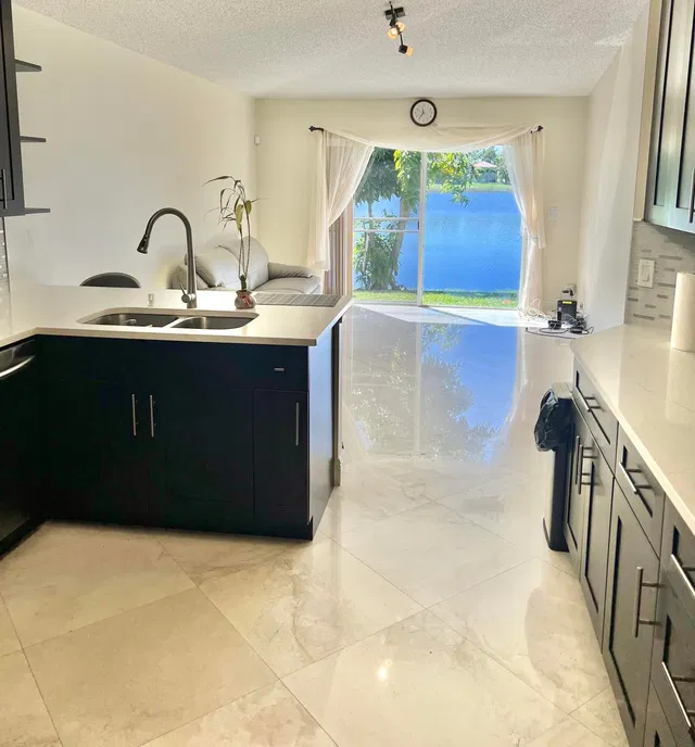 Unit 6129 photo 8