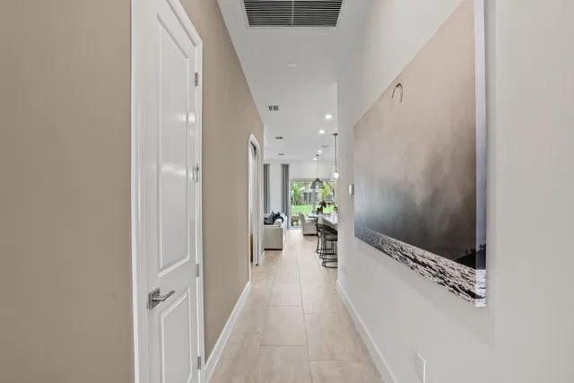 Residence photo 3