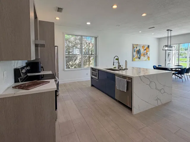  Residence photo 5