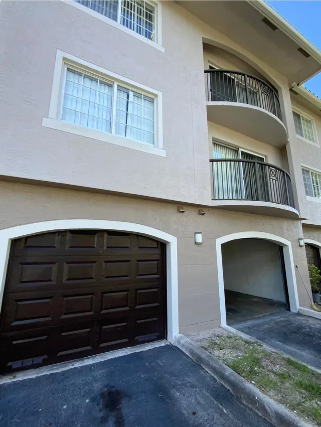  Unit 1304 photo 24