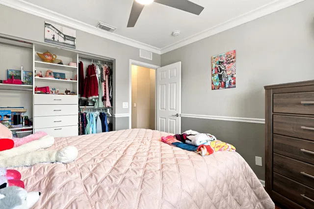 Residence photo 32