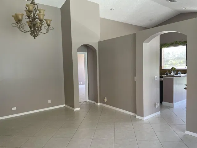  Residence photo 12