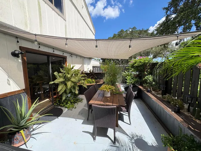 Residence photo 2