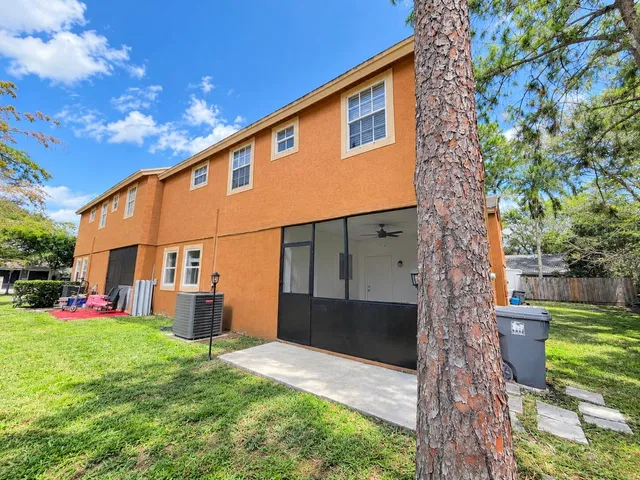  Residence photo 4