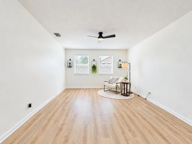  Residence photo 5
