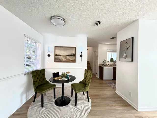  Residence photo 8