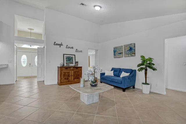 Residence photo 6