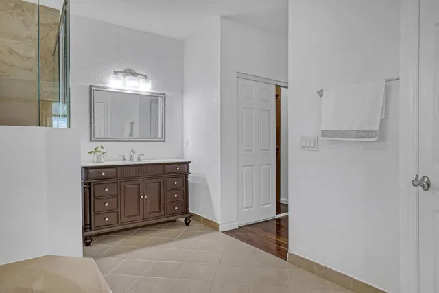 Residence photo 24