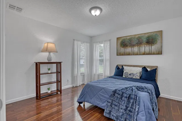 Residence photo 25
