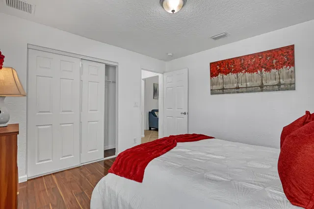 Residence photo 30