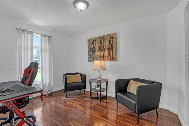 Residence photo 32