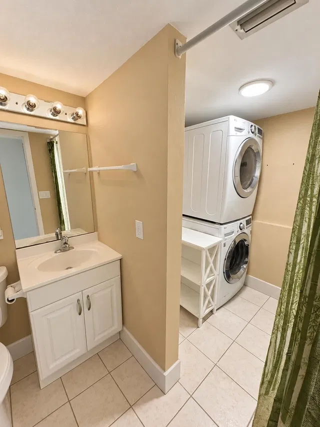  Residence photo 9