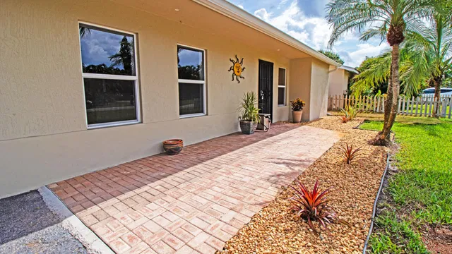 Residence photo 2