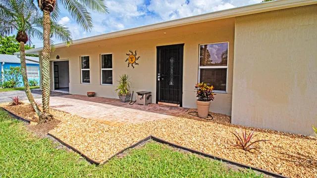 Residence photo 3