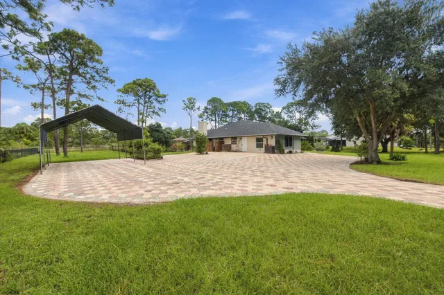 Residence photo 3