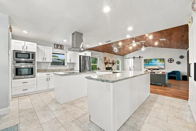 Residence photo 4