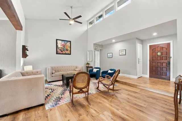 Residence photo 11