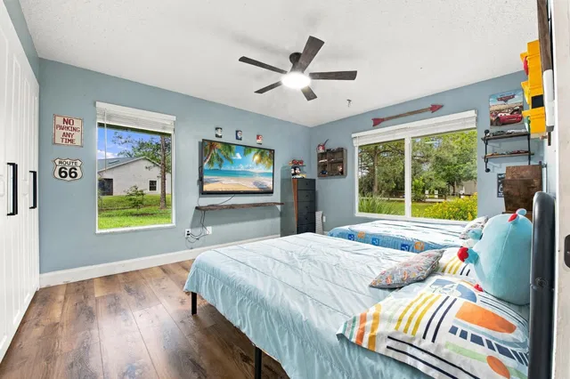 Residence photo 25