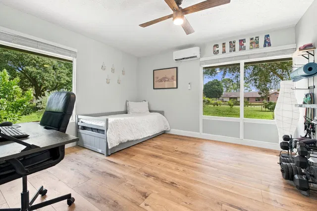 Residence photo 29