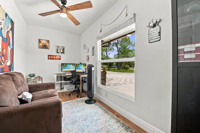 Residence photo 30
