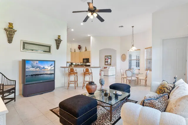 Residence photo 19