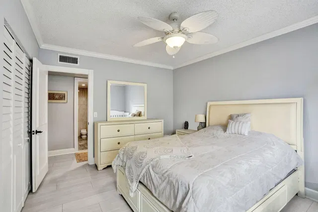 Unit 104 photo 12