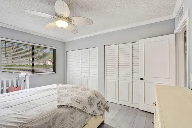 Unit 104 photo 14