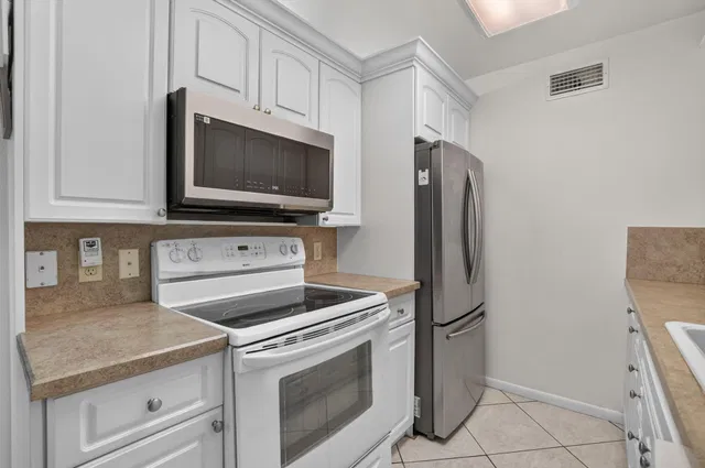 Residence photo 4