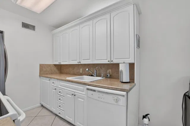 Residence photo 5