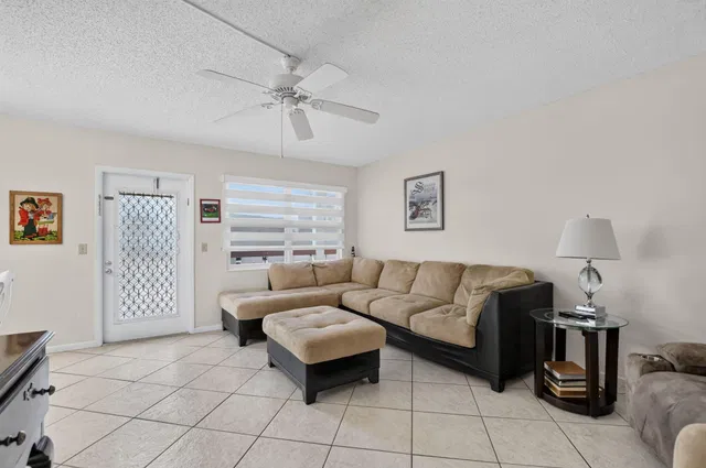 Residence photo 9