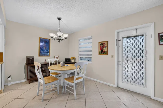 Residence photo 10