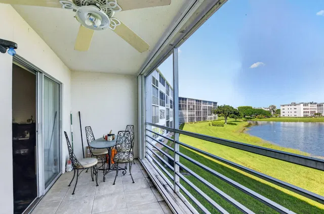 Residence photo 24