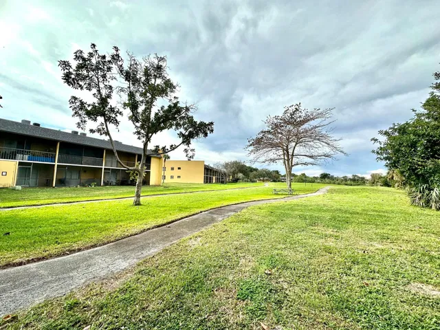 Residence photo 3