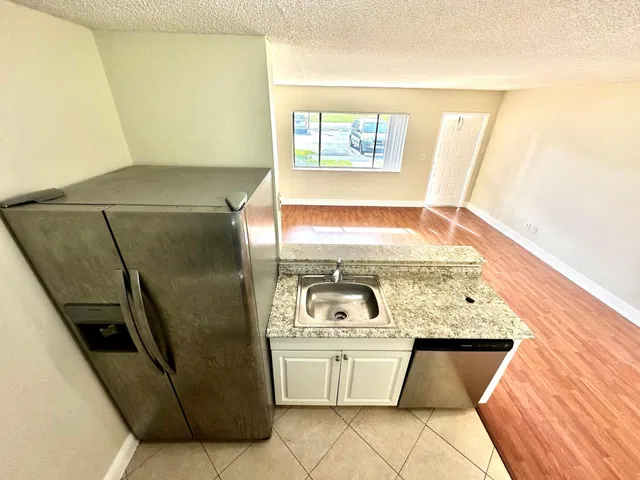 Residence photo 6