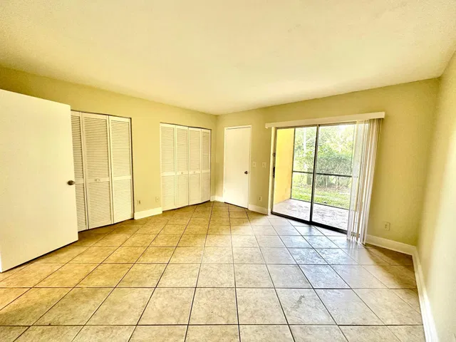 Residence photo 17