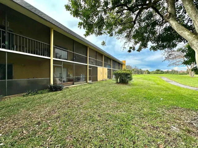Residence photo 18