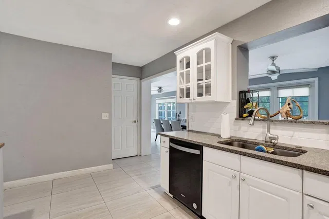 Residence photo 18