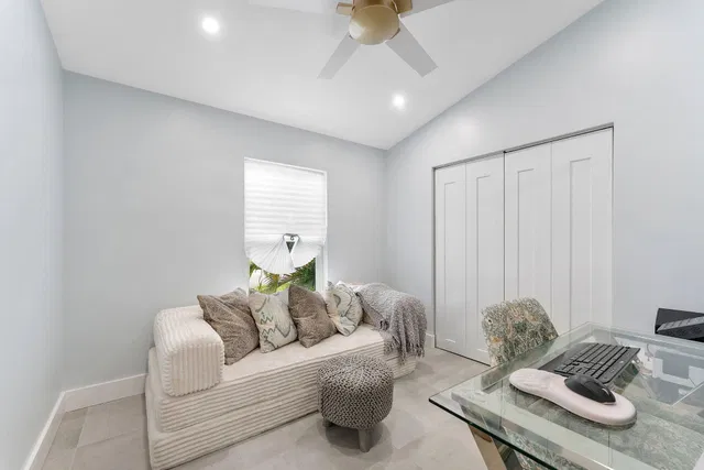 Residence photo 8