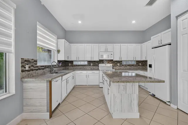  Residence photo 10