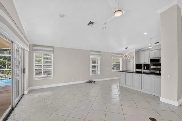 Residence photo 9